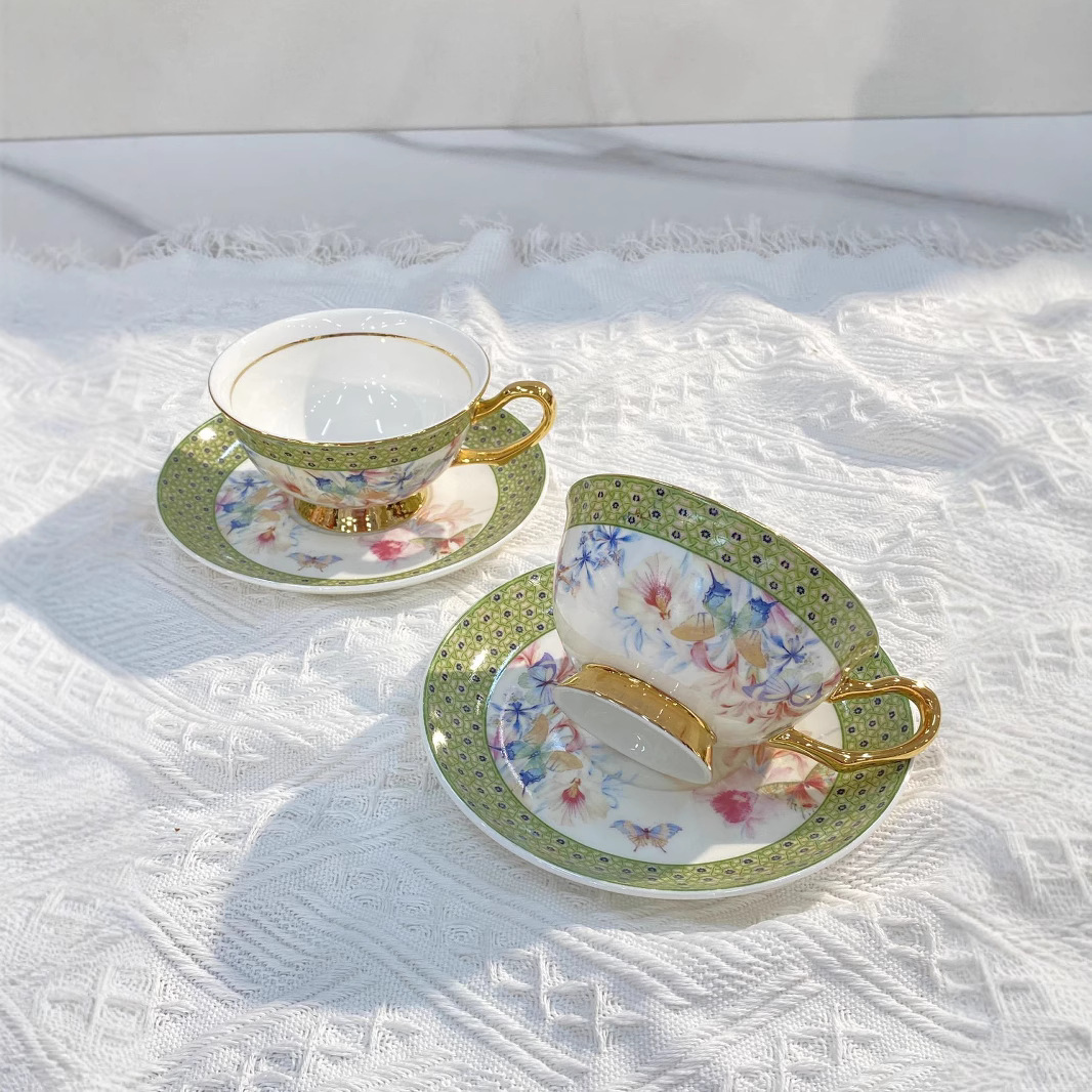 Conjunto Clássico de Xícara e  - Water Tea And Coffee avaliação e preço