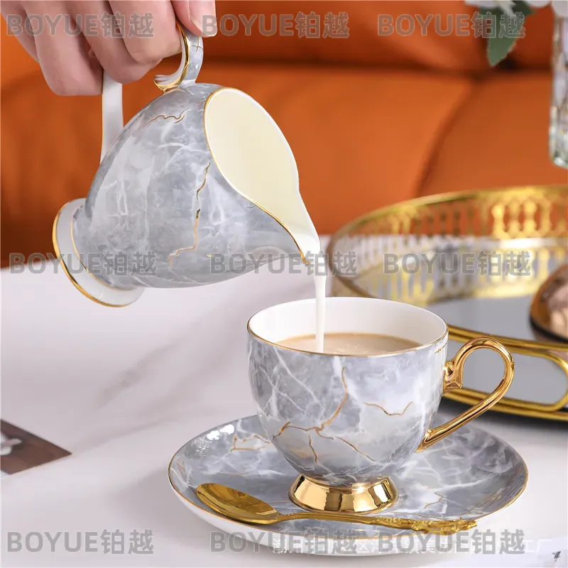 Conjunto de Xícara e Prato de  - Coffee Tea Box avaliação e preço